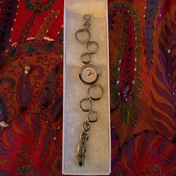 FOSSIL WATCH - Picture 1 of 3